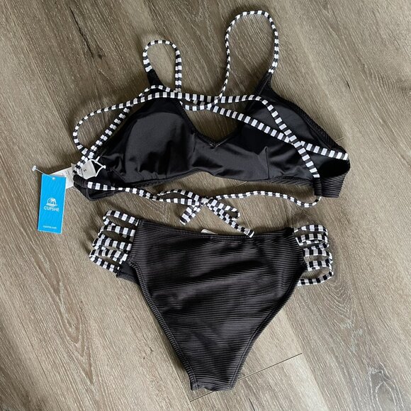 NWT Cupshe Black White Cute Ribbed and Strappy Bikini - Size Small - Picture 3 of 6